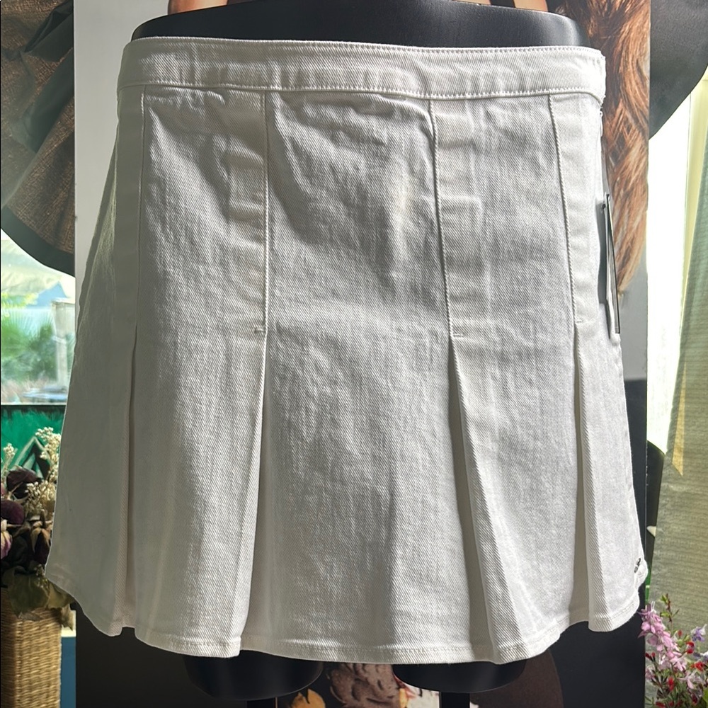 Volcom White Pleated Skater Mini Skirt